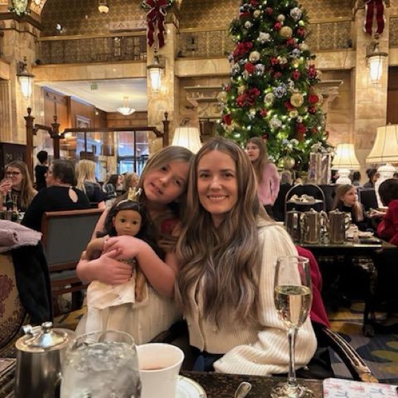 Meet your Posher, Lauren - Picture 5 of 5